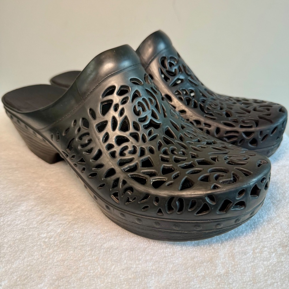 Dansko Pippa Black Rubber Floral Cut Out Clogs Mules Waterproof Shoes Size 41